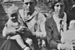 Kees en Sjaan in Vlissingen kort voor vertrek naar Nederlands-Indië (collectie auteur)